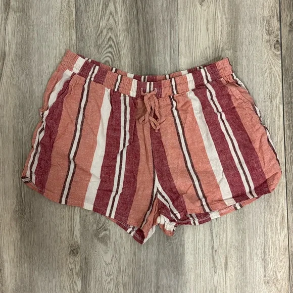 Universal thread women’s medium shorts - Picture 1 of 3